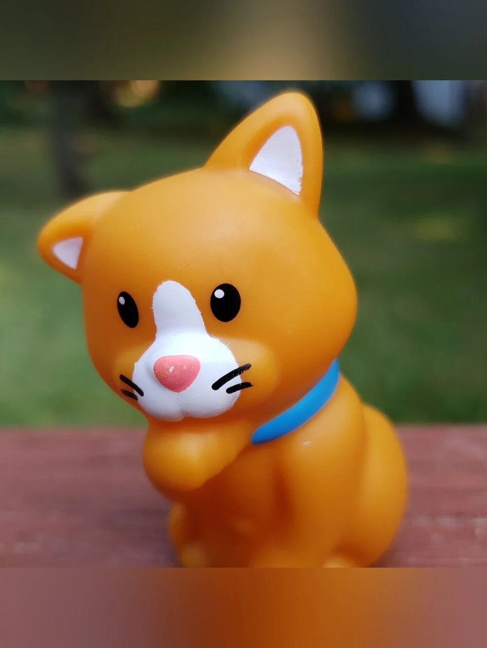 2015 Mattel Fisher-Price Little People Orange Cat With Paw Up